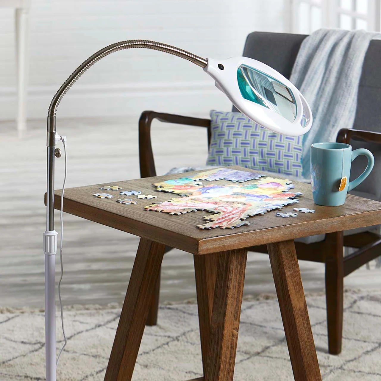 Herrschners LED Standing Lamp Magnifier 5 Herrschners LED Standing Lamp Magnifier - Image 3